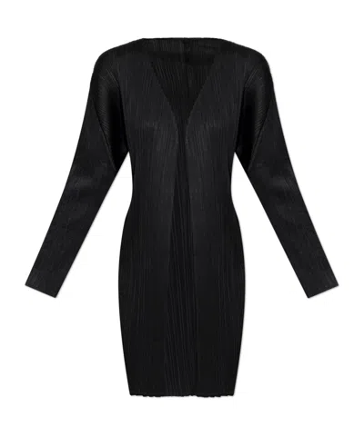 Issey Miyake Straight Hem Pleated Coat In Black