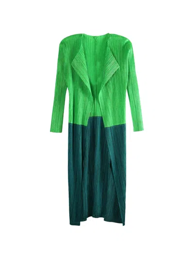 Issey Miyake Swing Colour-block Coat In Green