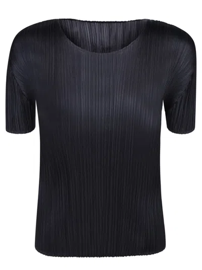 Issey Miyake T-shirts In Black