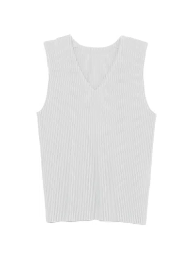 Issey Miyake Pleated V-necked Top In White