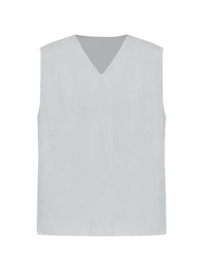 Issey Miyake V-neck Pleated Vest In Blue