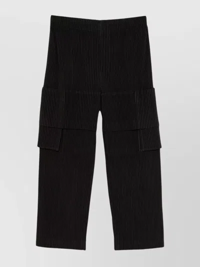 ISSEY MIYAKE WIDE LEG TROUSERS FEATURING CARGO POCKETS