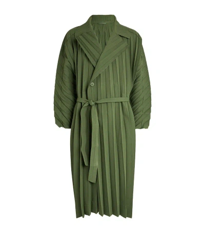 Issey Miyake Wide-pleat Overcoat In Green