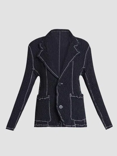 Issey Miyake Women's Wavelet Ensemble Textured Notch Lapel Jacket In Black