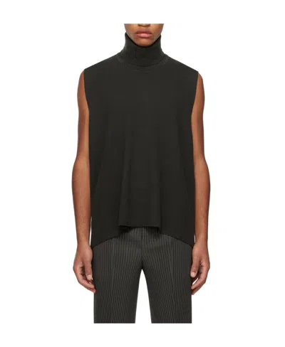 Issey Miyake Wool High-necked Vest In Black