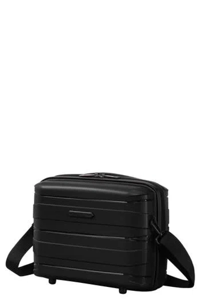 It Luggage Momentous Vanity Case In Black