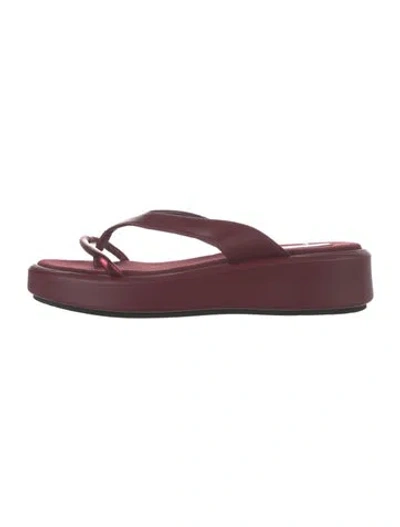 Pre-owned Italeau Leather Flip Flops In Burgundy