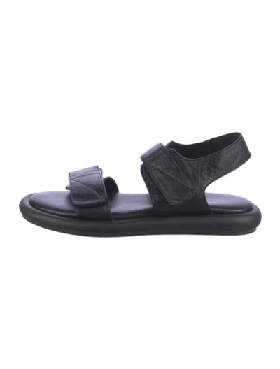 Pre-owned Italeau Leather Sandals In Black