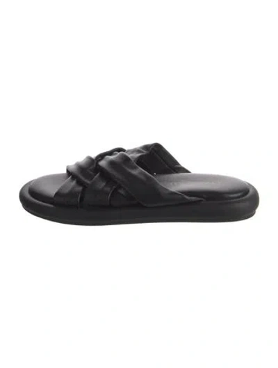 Pre-owned Italeau Leather Slippers In Black
