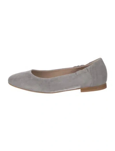 Pre-owned Italeau Suede Ballet Flats In Gray