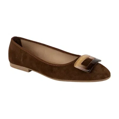 Italian Shoemakers Annika Womens Almond Closed Toe Ballet Flats In Brown