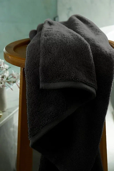 Italic Ultraplush Australian Cotton Bath Towel Set In Charcoal At Urban Outfitters In Black