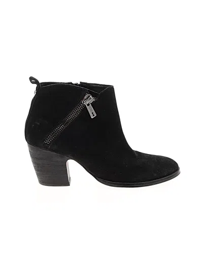 Pre-owned Ivanka Trump Ankle Boots In Black