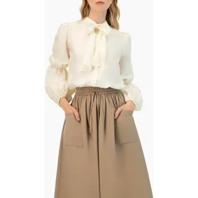 Ivonne Long Sleeve Blouse With Neck Tie In Green