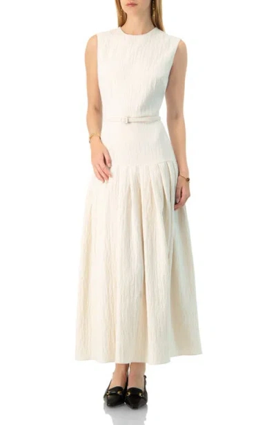 Ivonne Sleeveless Long  Dress With Wide Skirt Pleats In White