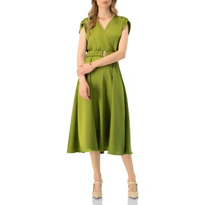 Ivonne Sleeveless Midi Satin Dress With Belt In Green
