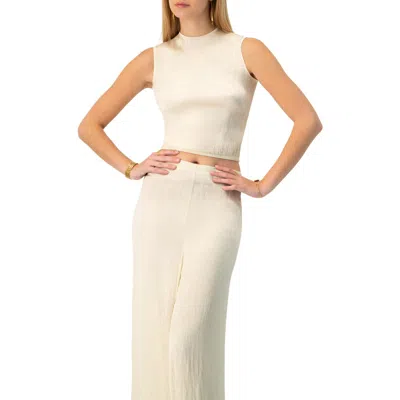 Ivonne Sleeveless Round Neck Top In White