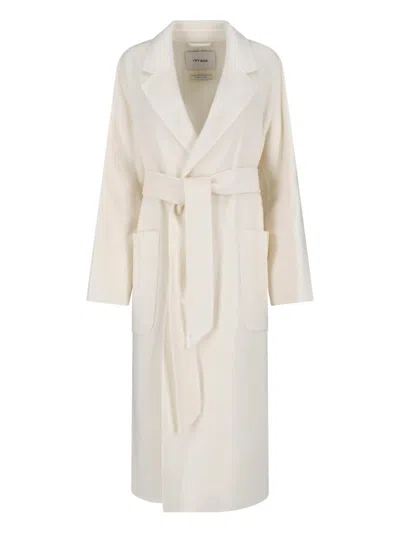 Ivy & Oak Wool Coat "iocelia" In White