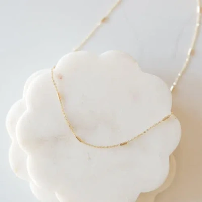 Ivy & Pearl Co. The Mini Bar Layering Chain In Gold