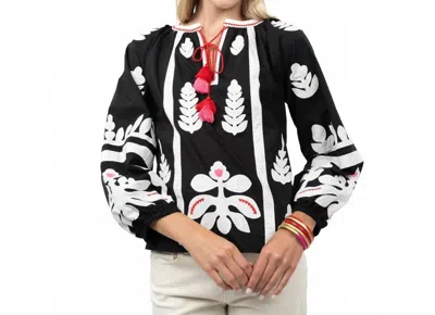 Ivy Jane Applique V-neck Top In Black
