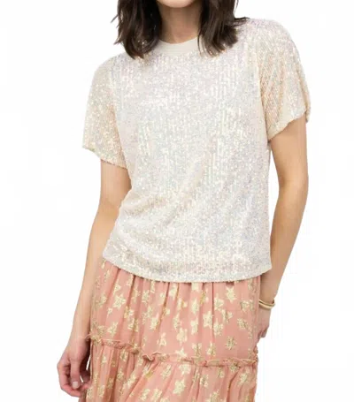 Ivy Jane Short Sleeve Sparkle Tee In Champagne In White