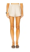 Ivy & Oak Piper Linen Shorts In 浅色帆布