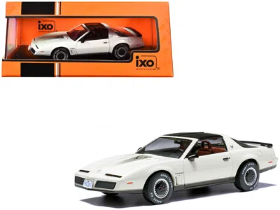 Ixo 1982 Pontiac Firebird Pearl White With Black Top 1/43 Diecast Model By  Models In Multi