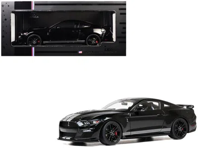 Ixo 2022 Ford Mustang Shelby Gt500 Black With Silver Stripes 1/18 Diecast Model Car By  Models