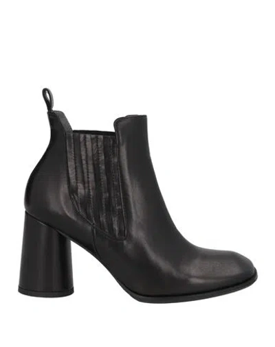 Ixos Woman Ankle Boots Black Size 9 Soft Leather