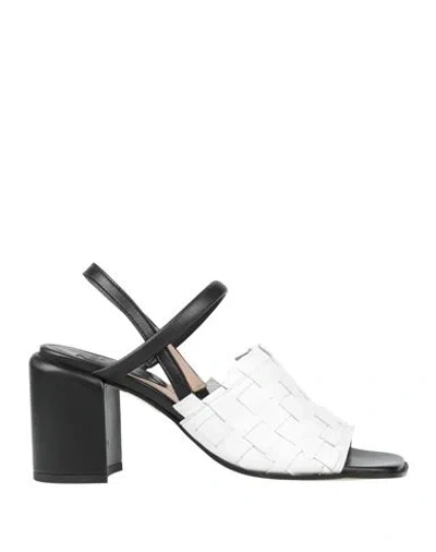 Ixos Woman Sandals White Size 6 Leather