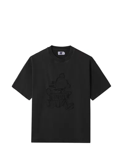 Izzue Embossed-graphic T-shirt In Black