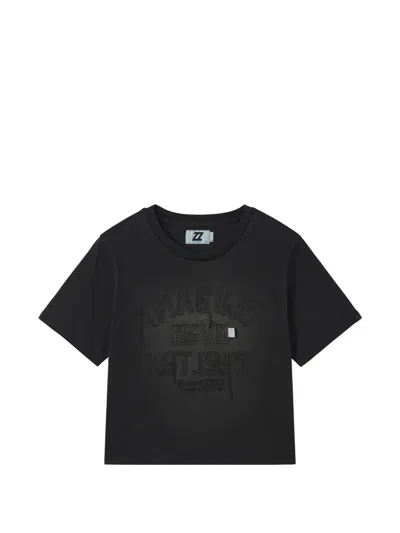 Izzue Embroidered-detail T-shirt In Black