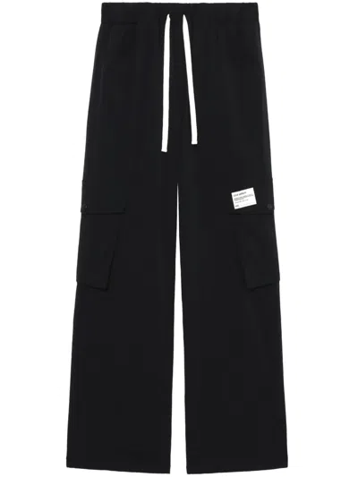 Izzue Logo-appliqué Cargo Trousers In 黑色