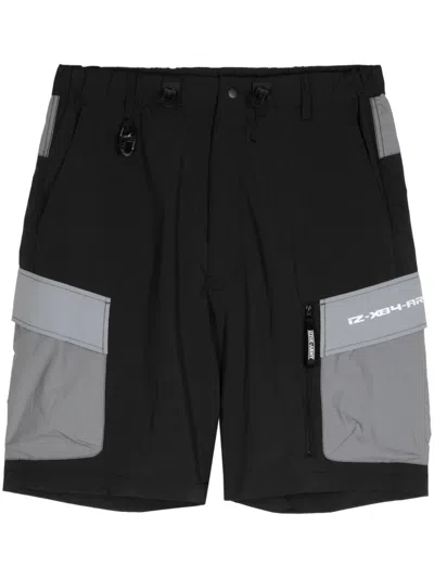 Izzue Logo-print Colour-block Cargo Shorts In Black