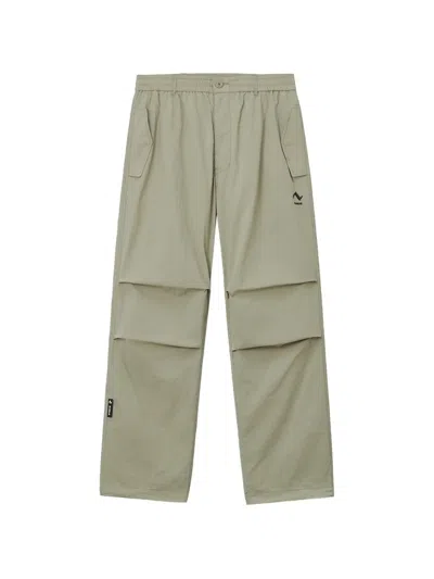 Izzue Logo-detail Trousers In Green