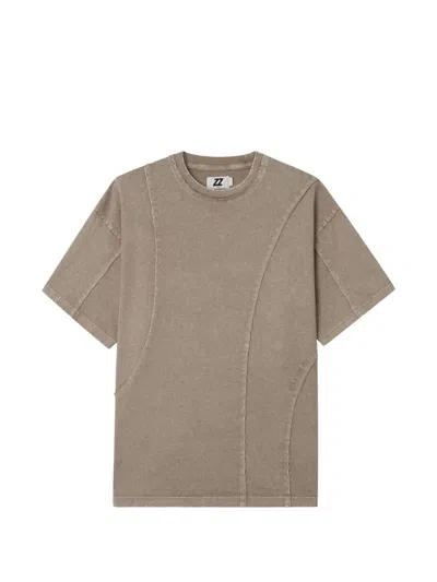 Izzue Seam Detail T-shirt In Brown