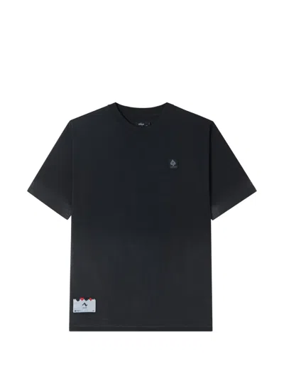 Izzue Spade-patch T-shirt In Black