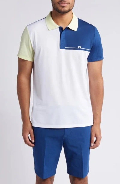 J. Lindeberg Cliff Regular Fit Colourblock Performance Golf Polo In White