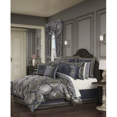 J Queen New York Amici 4pc. Comforter Set In Powder Blue;powder Blue