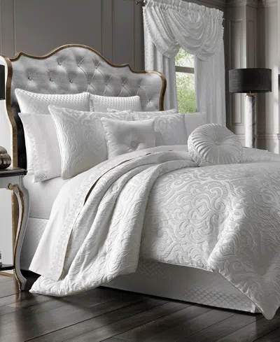 J Queen New York Astoria 4-pc. White Comforter Set, King