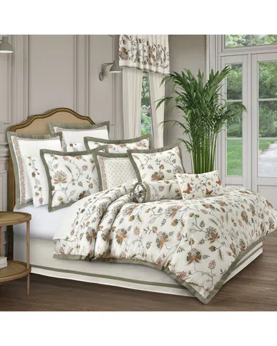 J Queen New York J. Queen New York Athena Comforter Set In White