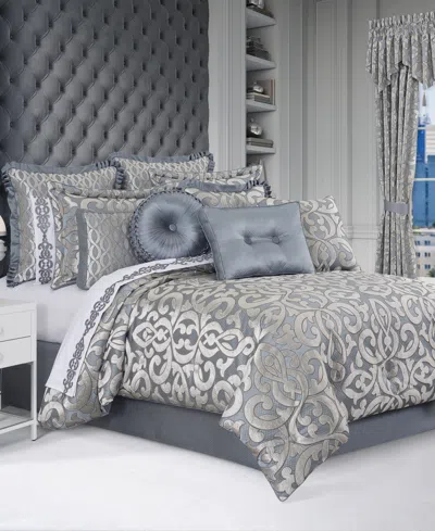 J Queen New York Barocco 4-pc. Comforter Set, Queen In Sterling
