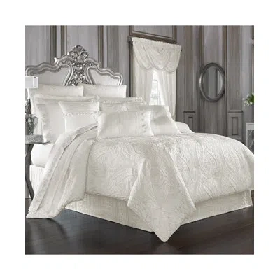 J Queen New York Bianco 4pc. Comforter Set In White