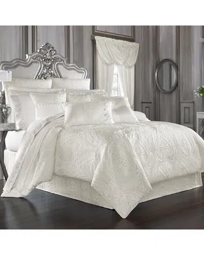 J Queen New York J. Queen New York Bianco Comforter Set In White
