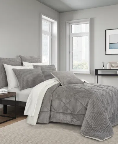 J Queen New York Everett Plush 3-pc. Comforter Set, Full/queen In Gray