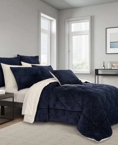J Queen New York Everett Plush 3-pc. Comforter Set, King/california King In Blue