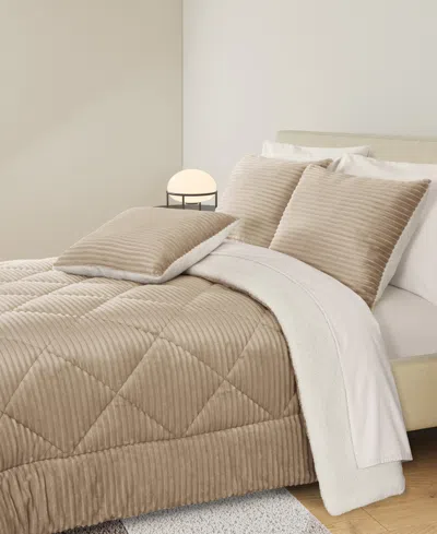 J Queen New York Everett Plush 3-pc. Comforter Set, King/california King In Sand