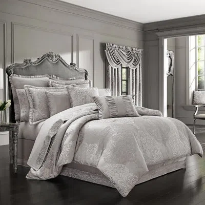 J Queen New York La Scala - Silver 4pc. Comforter Set