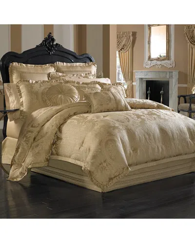 J Queen New York J. Queen New York Napoleon Comforter Set In Neutral
