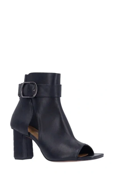 J. Reneé Quinlan Sandal In Black